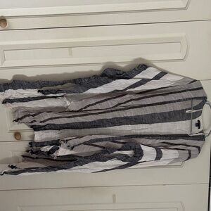 American Eagle Outfitters Navy Blue and White Kimono